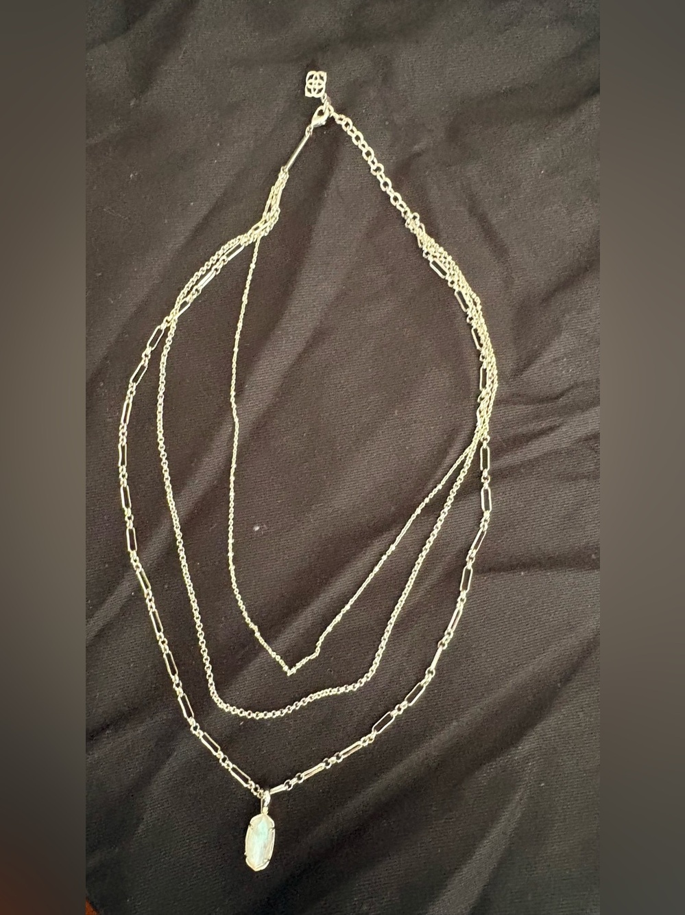 ⭐️ Kendra Scott- 3-strand gold ⭐️ Elisa with mother of pearl pendant
